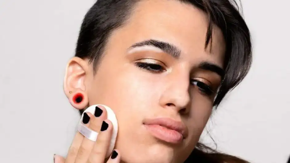 Feminización facial integral o combinada